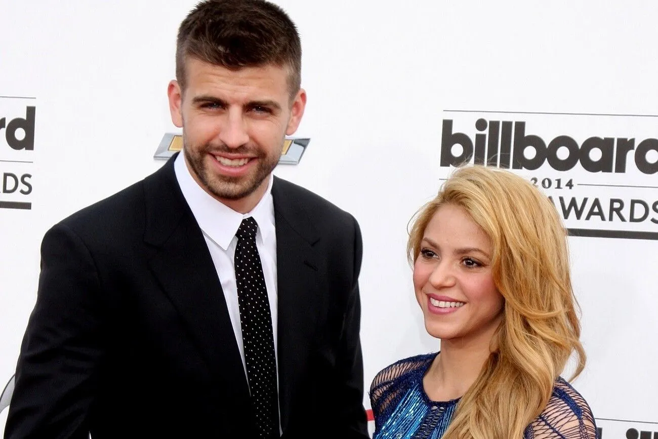 15.Shakira and Gerard Piqué.jpg?format=webp