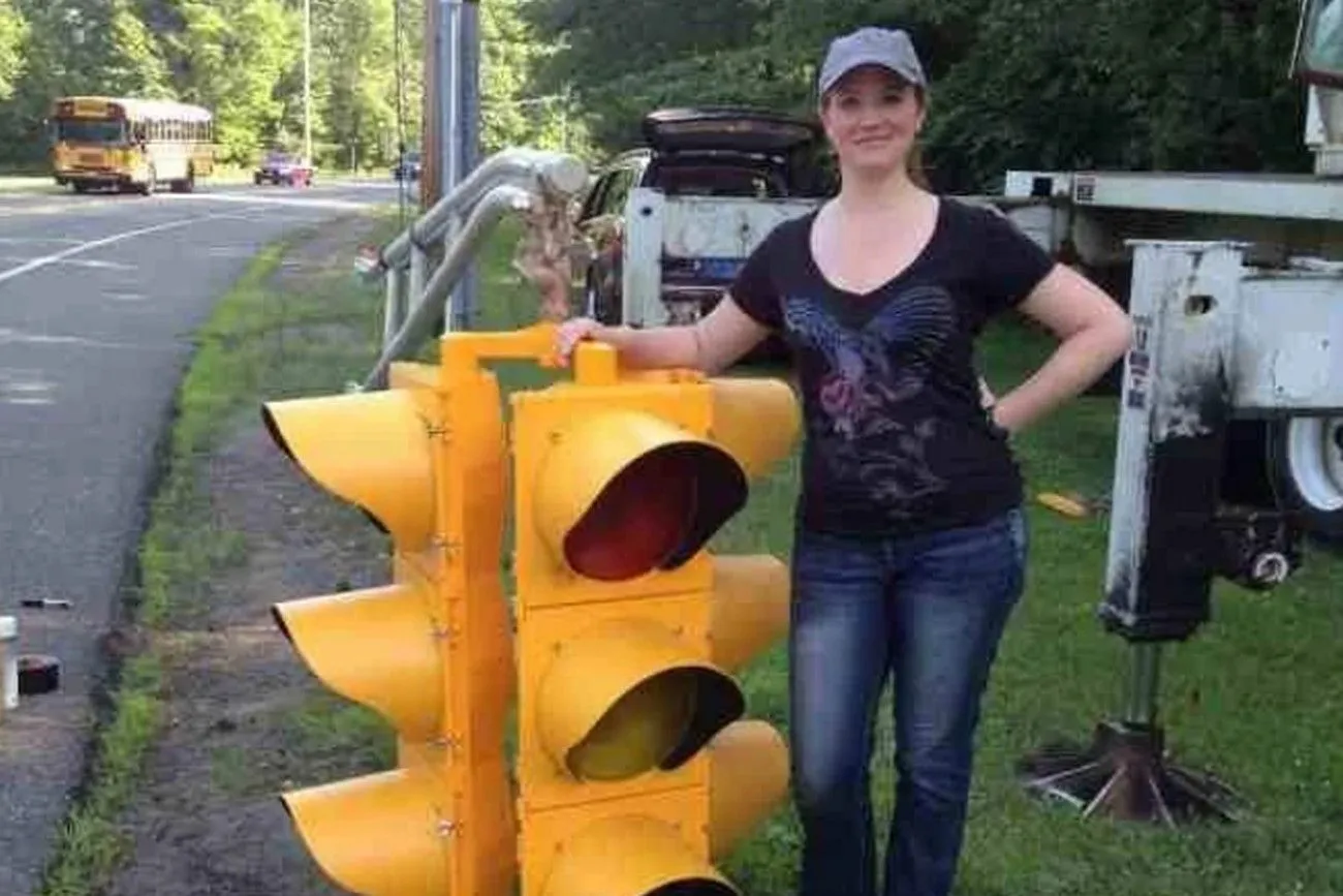 21. A traffic light and a typical person.jpg?format=webp