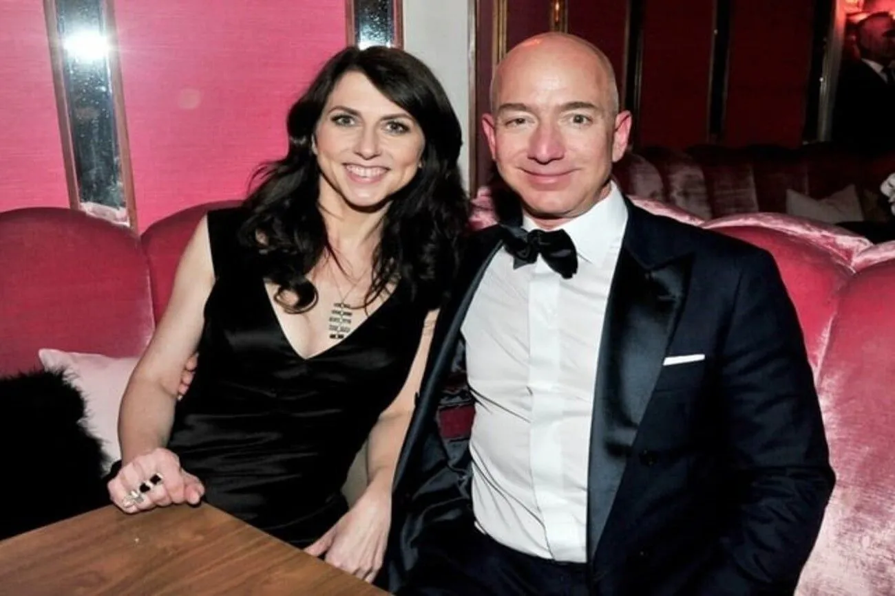 28.Jeff Bezos and MacKenzie Scott.jpg?format=webp