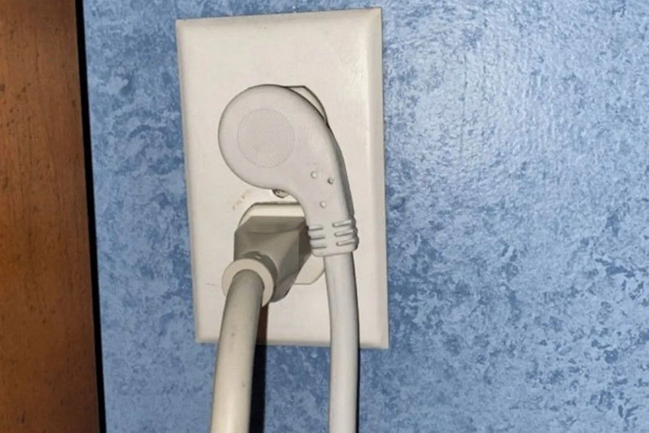 Ensure that the Plugs Fit.jpg?format=webp