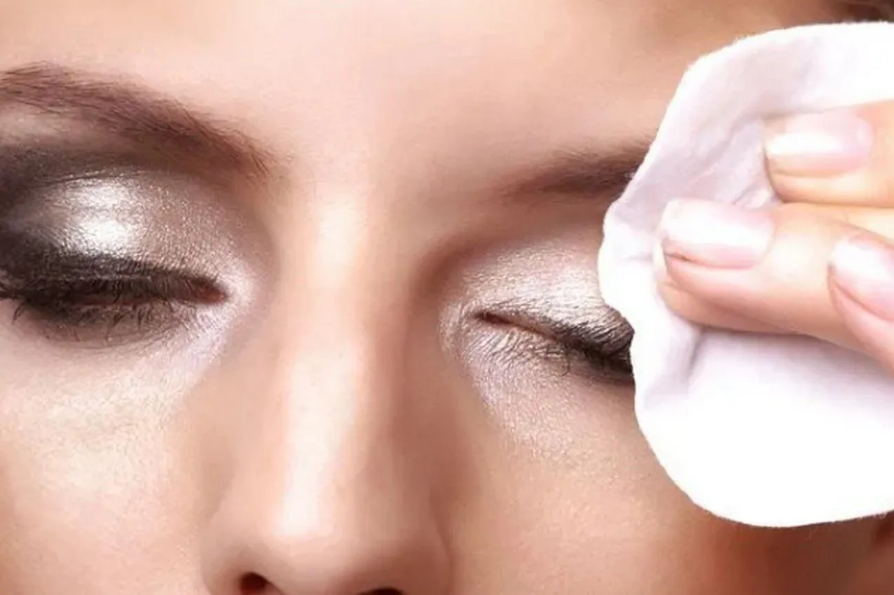 Maintain Your Eye Shadow.jpg?format=webp