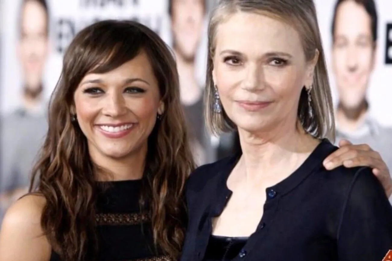 Peggy Lipton and Rashida Jones (1).jpg?format=webp